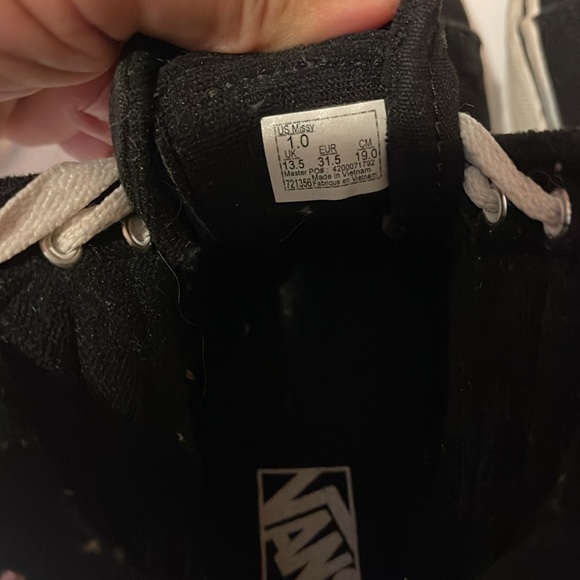 Vans - Picture 4 of 5